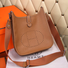 Hermes Evelyne III Togo lederen crossbody tas bruin